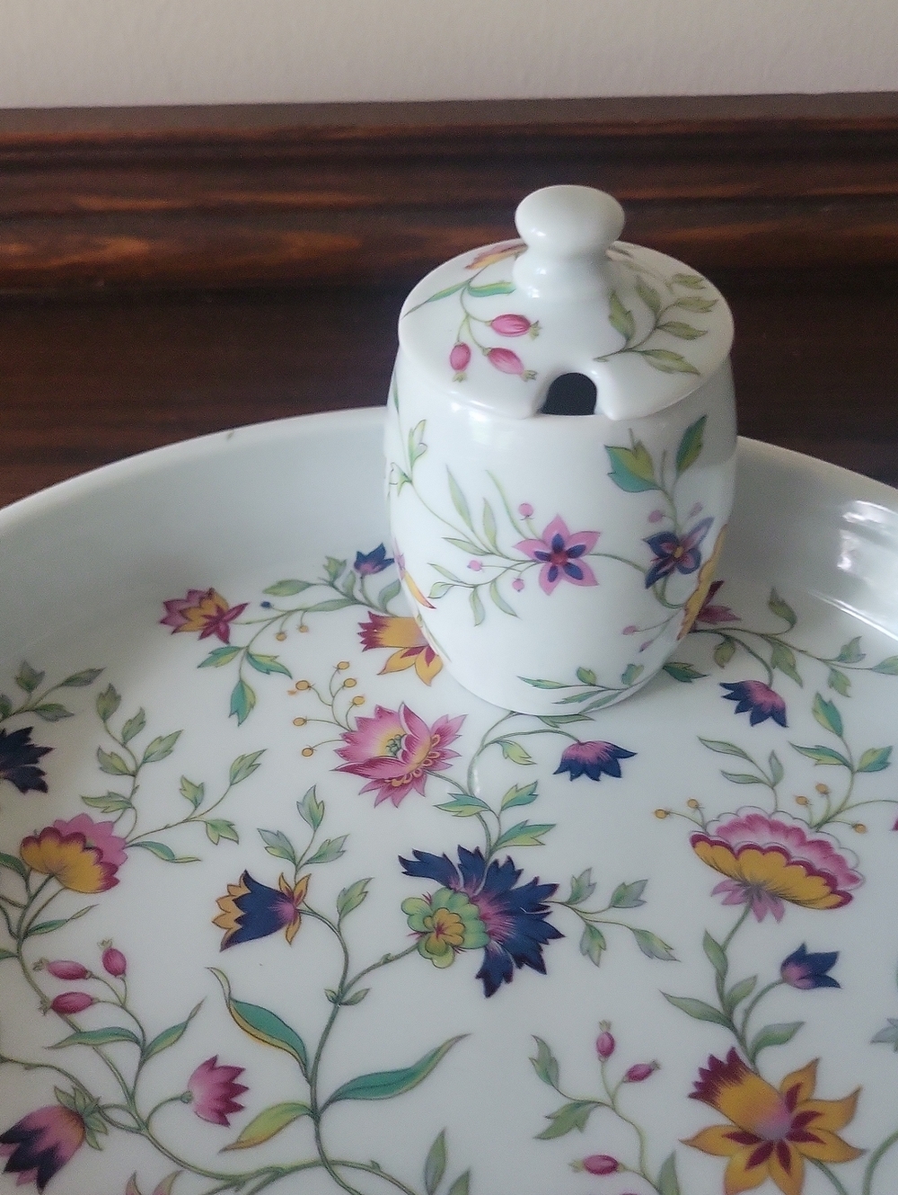 Vintage French Royal Limoges Porcelain Quich Dish & Honey or Jam Pot Set - Picture 3 of 11